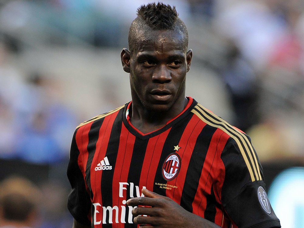 Serie A News Balotellis Frisur Muss Weg