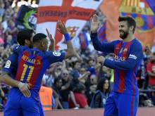 Piqué (r.) hofft auf einen Neymar-Verbleib