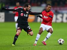 Nani (r.) im Duell mit Bayer Leverkusens Gonzalo Castro