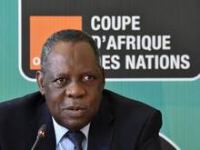 Issa Hayatou (CAF) lieg im Clinch mit dem tunesischen Verband