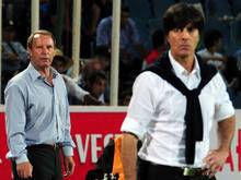 Vogts (l.) traut Löw und der DFB-Elf das WM-Finale zu