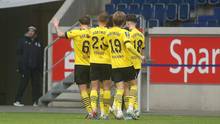 Die zweite Mannschaft vom BVB bejubelt den ersten Saisonsieg