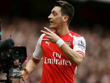 Für Özil ist Mertesacker ein Vorbild