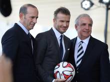 David Beckham und Bürgermeister Carlos Gimenez (r.)