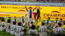 Harchaoui als Einpeitscher nach dem U17-WM-Triumph