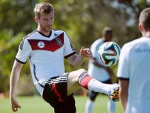 Per Mertesacker hat seinen grippalen Infekt überwunden