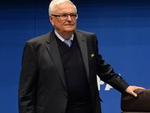 Theo Zwanziger stellt sich hinter Franz Beckenbauer