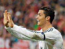 Ronaldo zeigt beim Torjubel die Anzahl seiner Tore