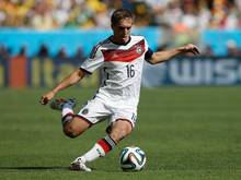 Die Fans haben es gefordert: Lahm weitr hinten rechts