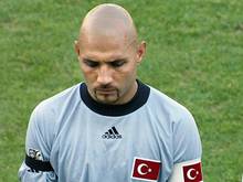 Ömer Çatkıç stand 2003 als Kapitän im türkischen Tor