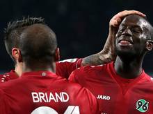 Salif Sane (r.) darf auf Teilnahme am Afrika-Cup hoffen
