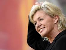 Silvia Neid unterstützt den Kampf gegen Blutkrebs