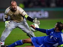 1860 München verlängert mit Torwart Kiraly (l.)