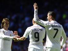 Reals Superstars feiern ihren 9:1-Sieg gegen Granada