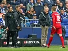 Nils Petersen (r.) und der SC Freiburg wollen den Platzverweis auf Schalke nicht hinnehmen