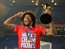 Dante jubelt über den Gewinn des Klub-WM-Pokals