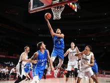 Basketballer Lastern Uber Olympia Outfit