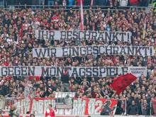 VfB-Fans protestieren gegen das Montagsspiel
