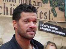 Michael Ballack sieht Kapitän Lahm eher in der Abwehr
