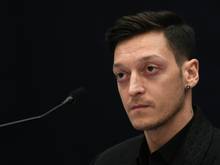 Mesut Özil hat seine Rücken-OP gut überstanden