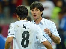 Özil hofft auf Vertragsverlängerung von Jogi Löw