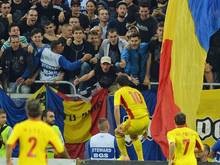 Hier feiern die rumänischen Fans noch das 3:0