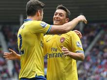 Gelungener Einstand für Mesut Özil (r.) beim FC Arsenal