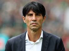 Sportdirektor Hübner plant trotz der sportlichen Krise mit seinem Coach