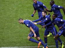 Die Franzosen feiern den zweiten Treffer überschwänglich
