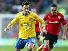 Mesut Özil steht mit dem FC Arsenal weiterhin auf Platz eins