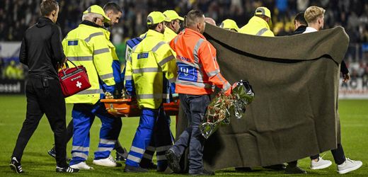 Ajax Amsterdam: Torhüter nach Kollision bewusstlos - Spiel abgebrochen