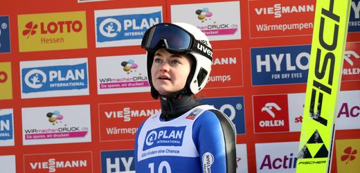Skispringen: Paige Jones beklagt fehlende Ärztin bei Kontrolle in Courchevel
