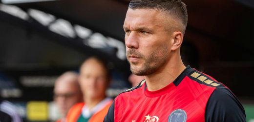 Gornik Zabrze: Lukas Podolski nach brutalen Fouls und abfälliger Geste in der Kritik