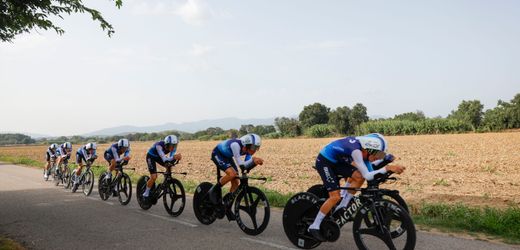 Spanien-Rundfahrt: Demonstranten bremsen israelisches Radteam aus