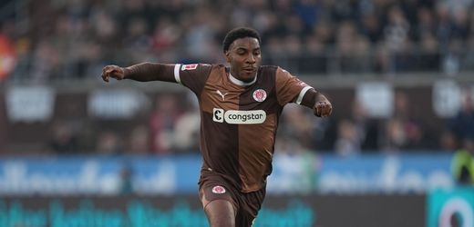 Rassismus im Fußball: Oladapo Afolayan vom FC St. Pauli veröffentlicht rassistische Anfeindungen