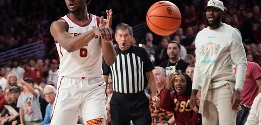 Basketball: Bronny James gibt College-Debüt, Vater LeBron James zückt sein Handy