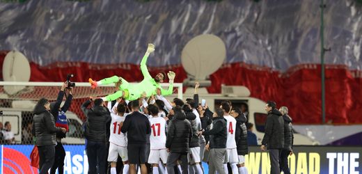 Fußball-WM 2026: Iran qualifiziert sich nach Remis gegen Usbekistan