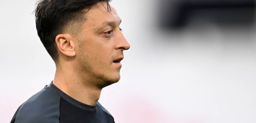 Mesut Özil spricht sich nach seinem Karriereende mit Ex-Bundestrainer Joachim Löw aus
