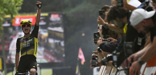 Tour de France Femmes: Marianne Vos gewinnt erste Etappe, Liane Lippert stürzt