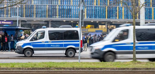 Braunschweig – Ausschreitungen im Stadion: »Befund/Therapie: Kopfschmerzen, wurde beim Fußballspiel von einem Polizisten umgerannt«