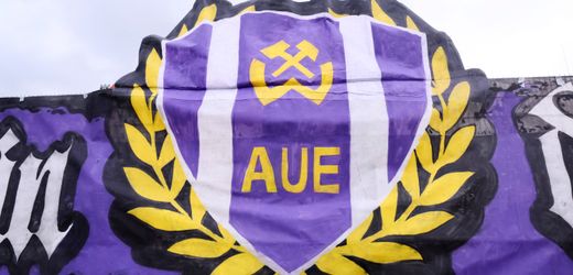 Fußball: Jugendderby Erzgebirge Aue gegen FSV Zwickau nach Fan-Ausschreitungen abgebrochen