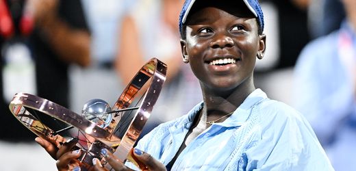 Victoria Mboko: 18-jährige Tennis-Überraschung besiegt Naomi Osaka im Montreal-Finale