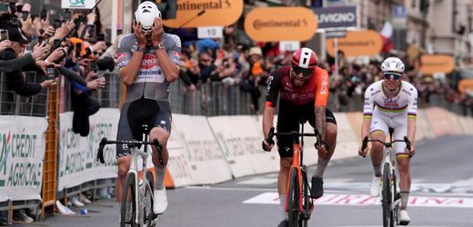 Radsport - Mailand-Sanremo: Tadej Pogačar scheitert erneut knapp beim Klassiker