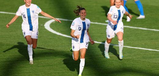 Fußball-EM 2025: Finnland gewinnt überraschend Auftakt gegen Island