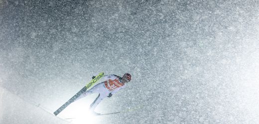 Weltcup-Skispringen in Klingenthal: Karl Geiger gewinnt vor Stefan Kraft