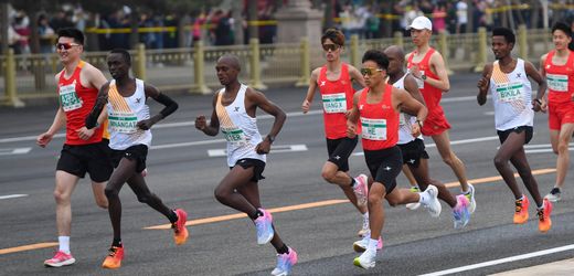 Halbmarathon in Peking: Chinas bester Läufer He Jien wegen Betrugs disqualifiziert