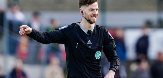 DFB-Aktion für Schiedsrichter: Nils Petersen und Anton Stach pfeifen Bezirksligaspiel