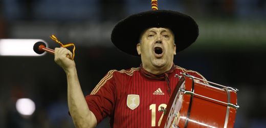 Manuel Cáceres ist tot: Spanien trauert um Super-Fan Manolo