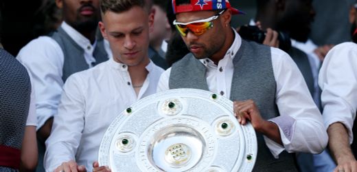 FC Bayern: Schale bei Meisterfeier kaputtgegangen